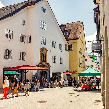 Bludenz Innenstadt Altstadt belebt & Markttag